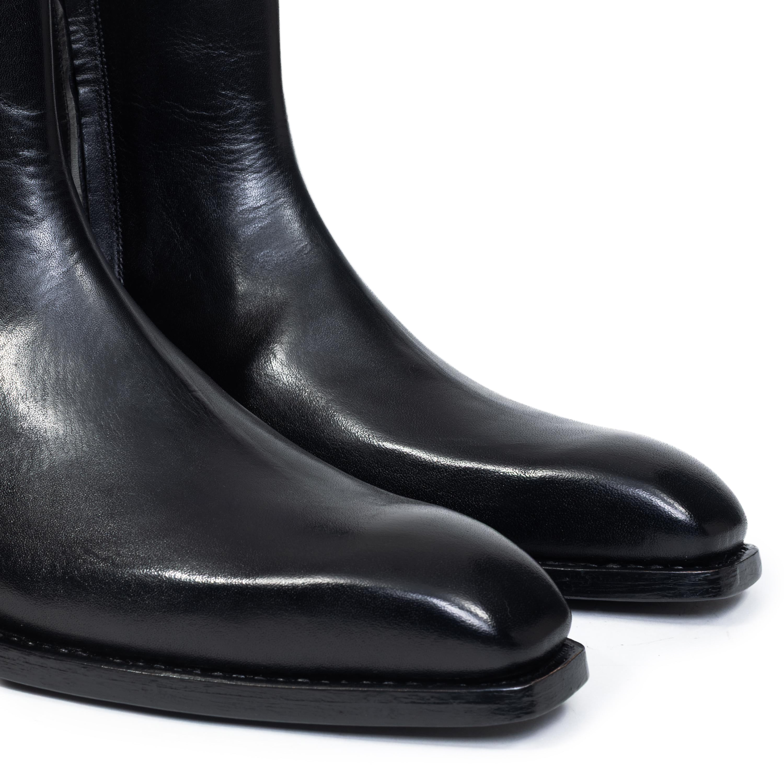 [Dark Anthracite]