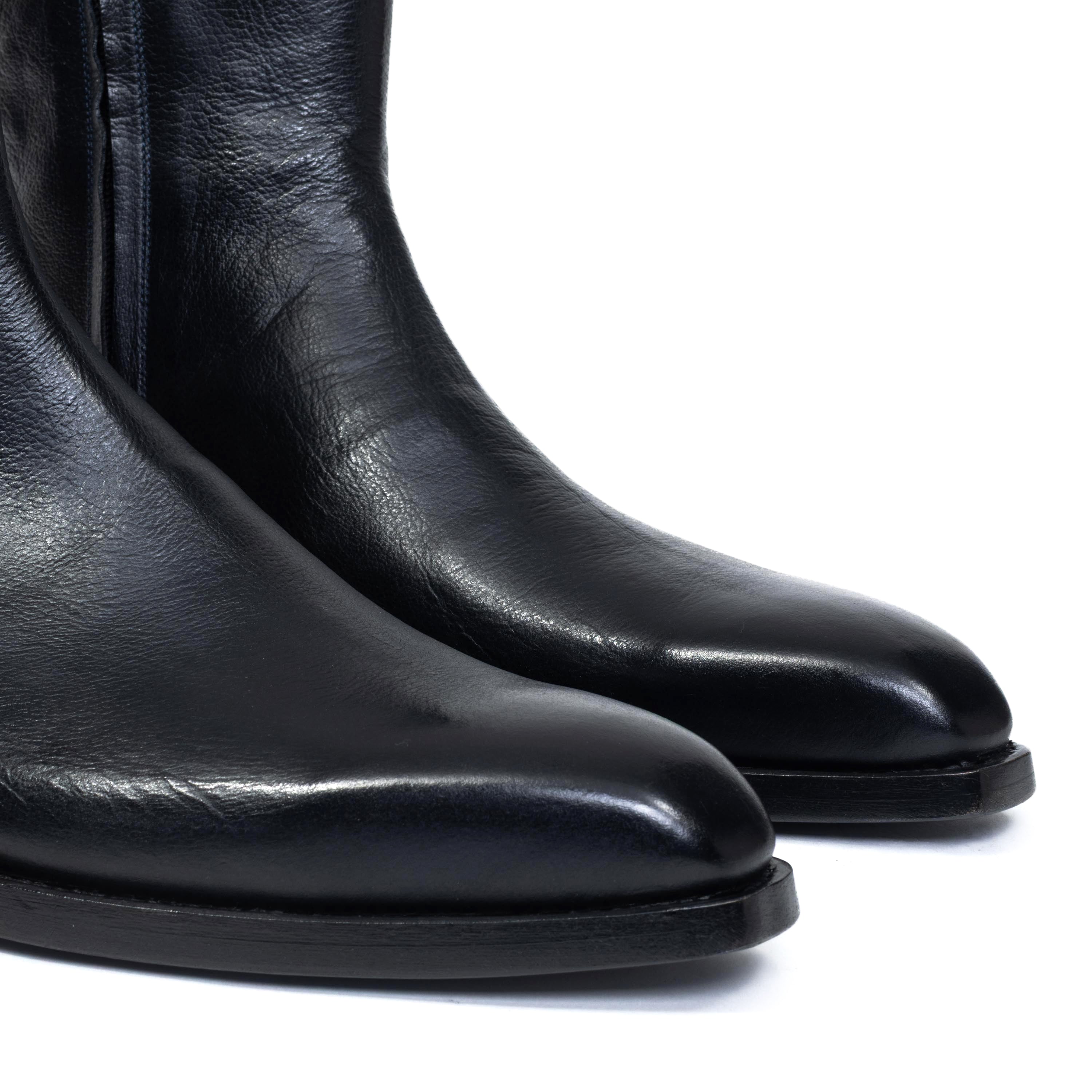 [Dark Anthracite]