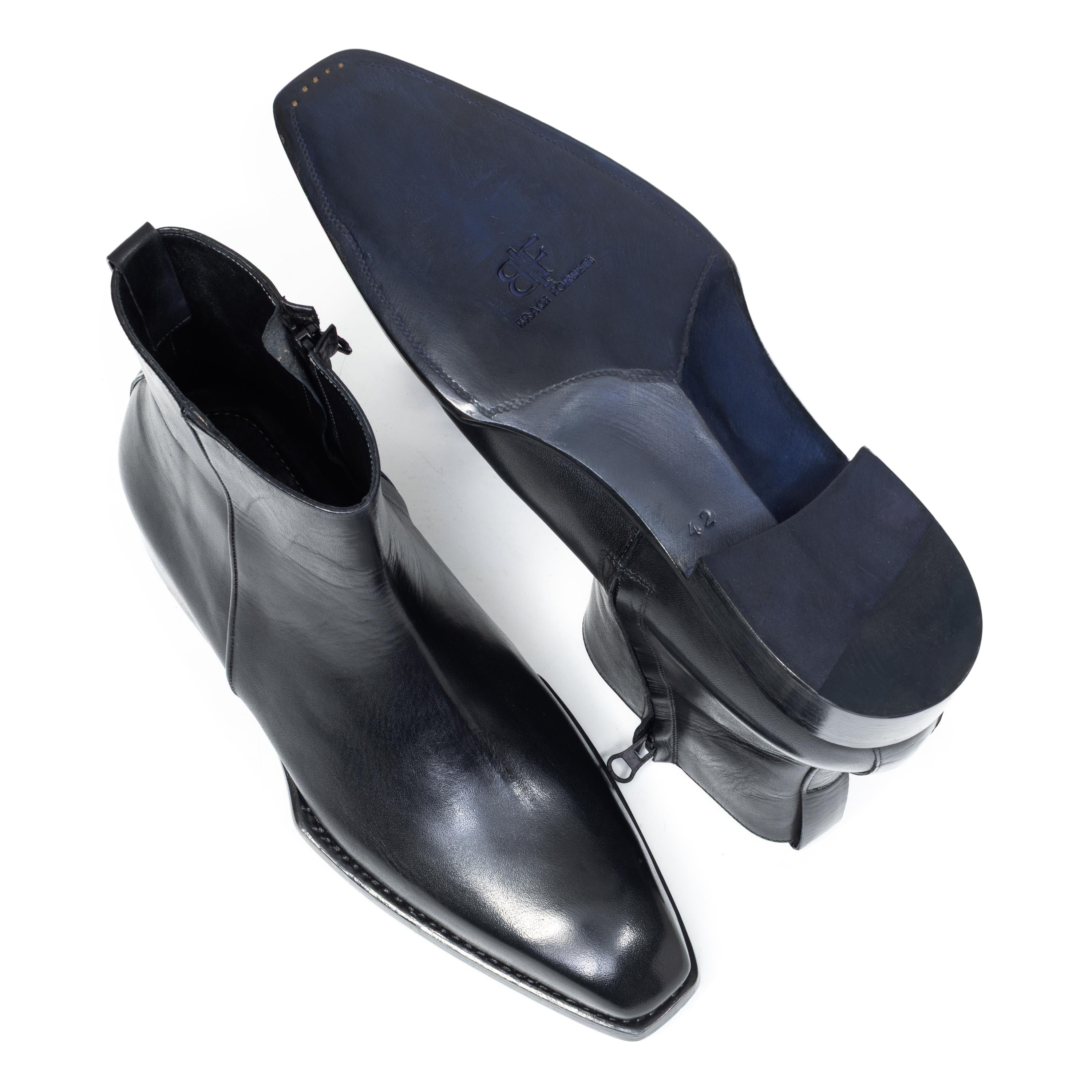 [Dark Anthracite]