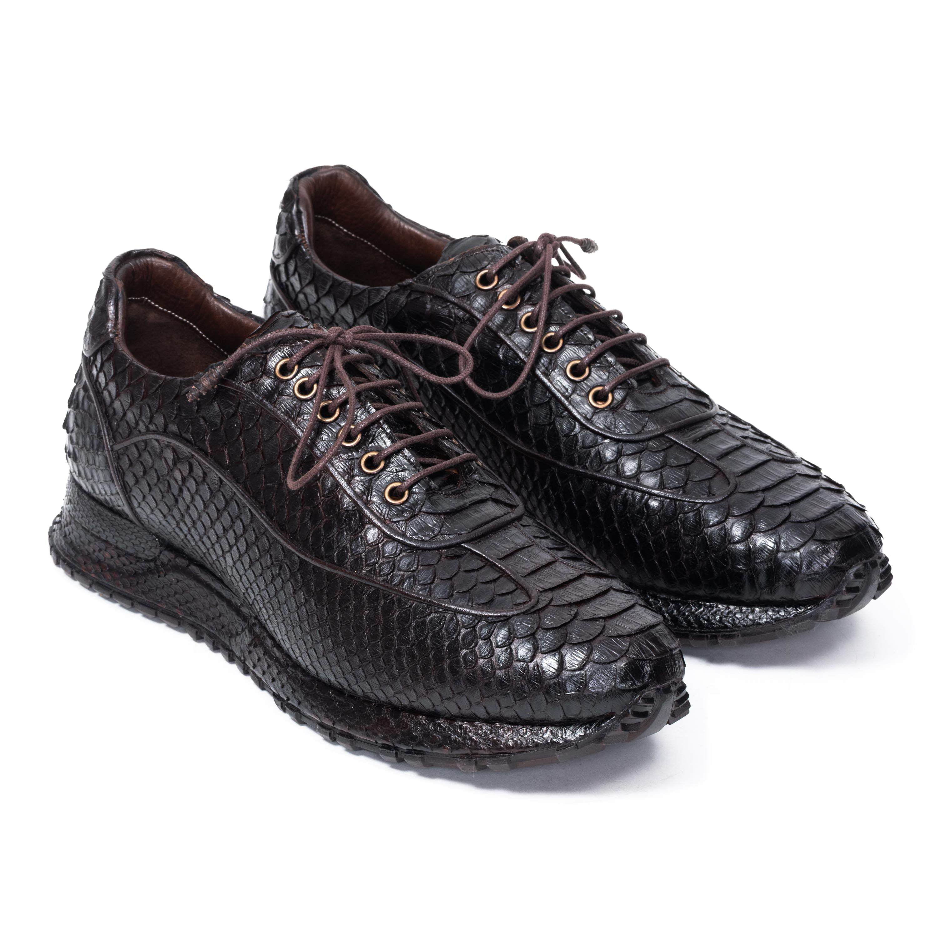 [Dark Brown] 