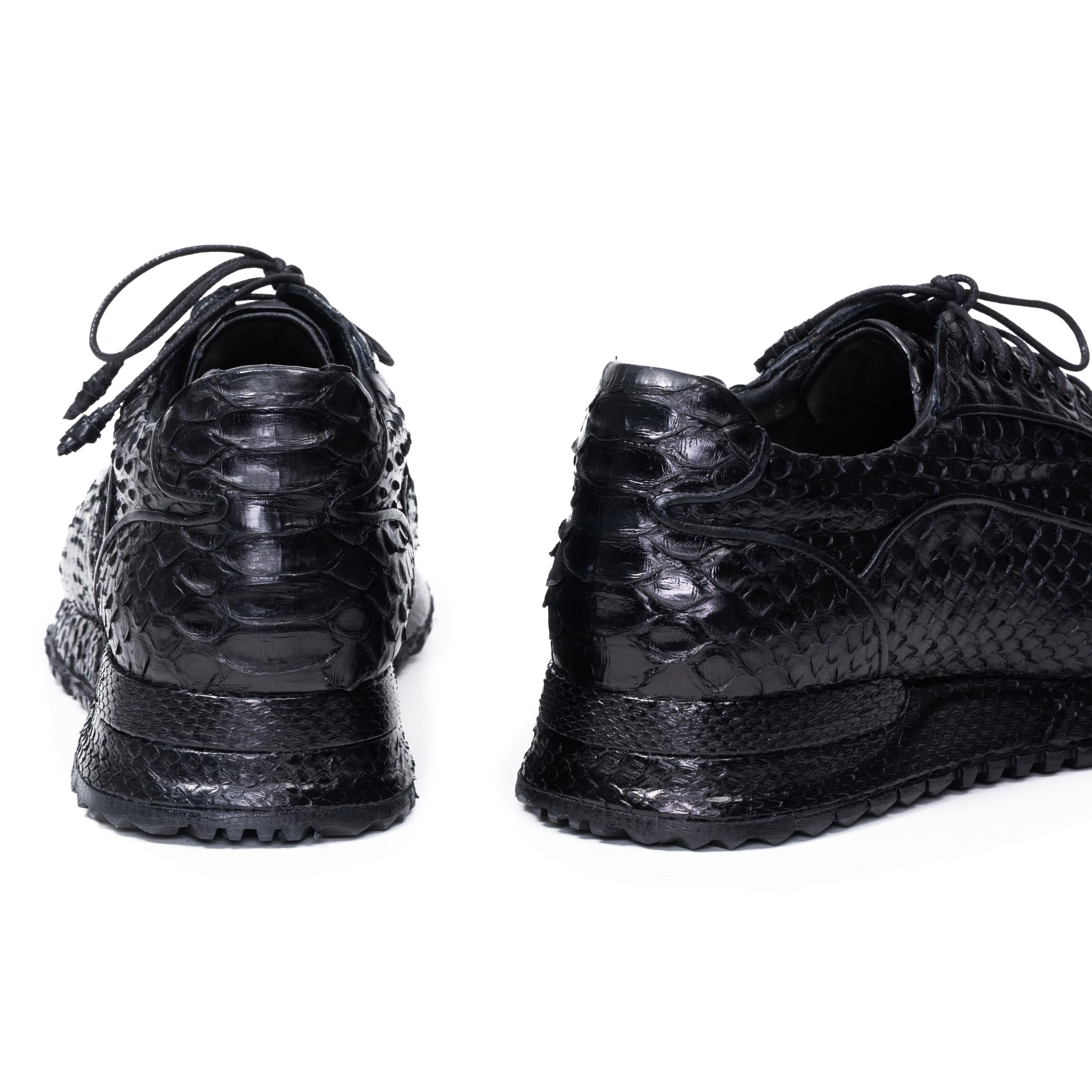 [Black] 