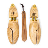 The Aura Beige Shoe tree + Shoe horn set