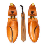 The Aura Tan Shoe tree + Shoe horn set